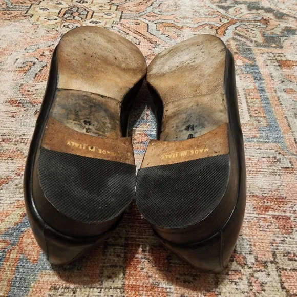 REAL Ostrich Salvatore Ferrogamo Elegant Black Loafers display picture 2